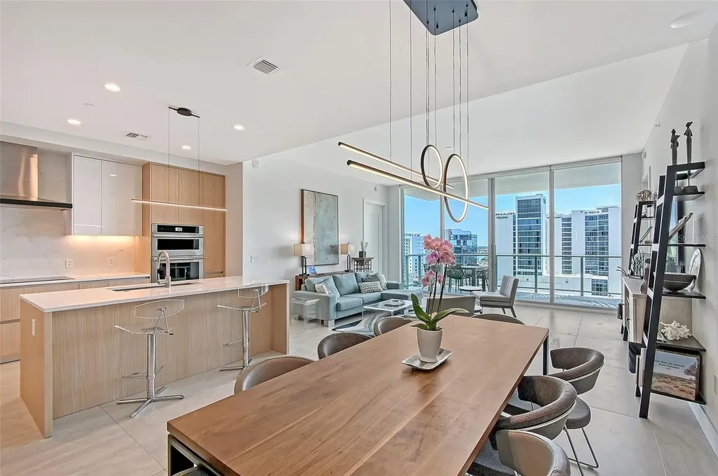 301 Quay Commons Sarasota FL 34236