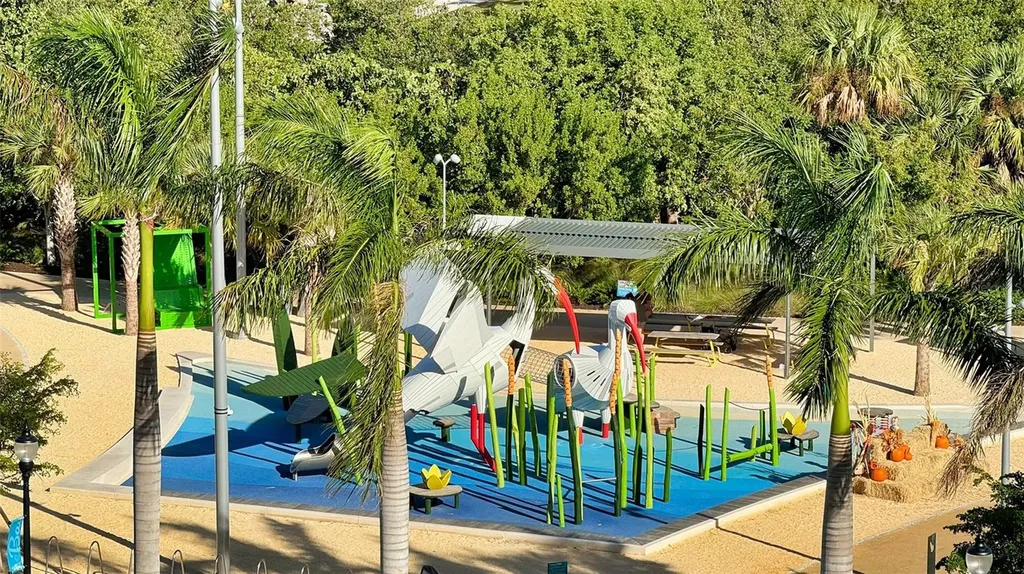 301 Quay Commons Sarasota FL 34236