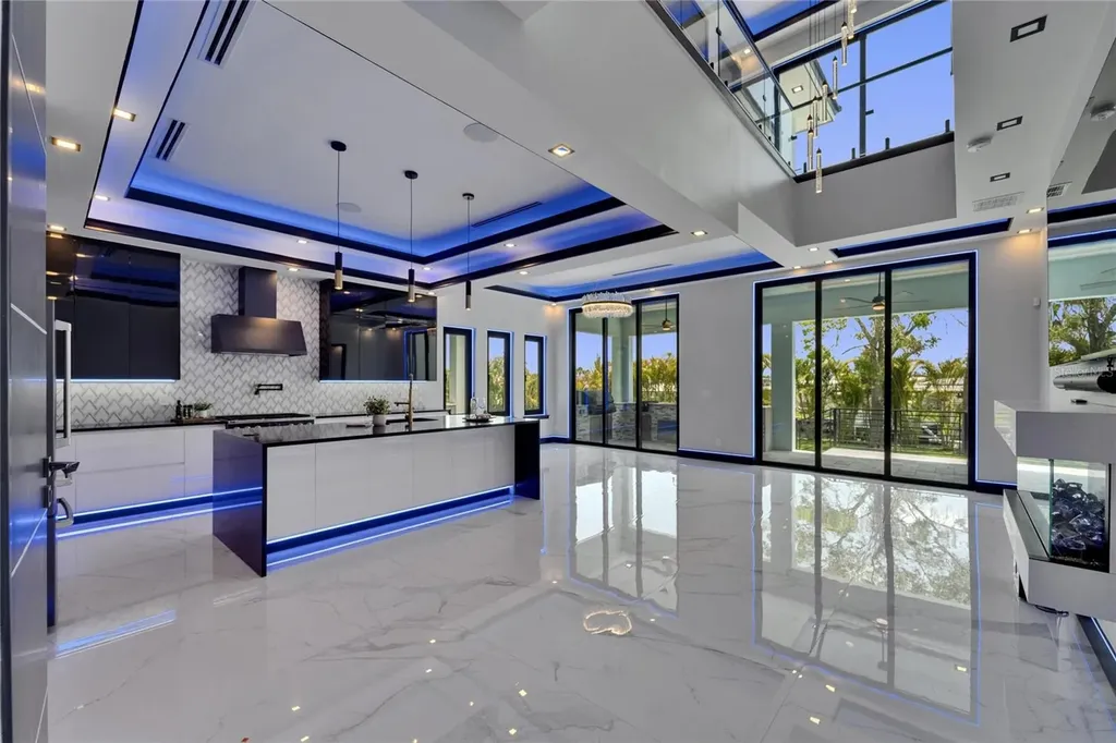 6530 Simone Shores Circle Apollo Beach FL 33572