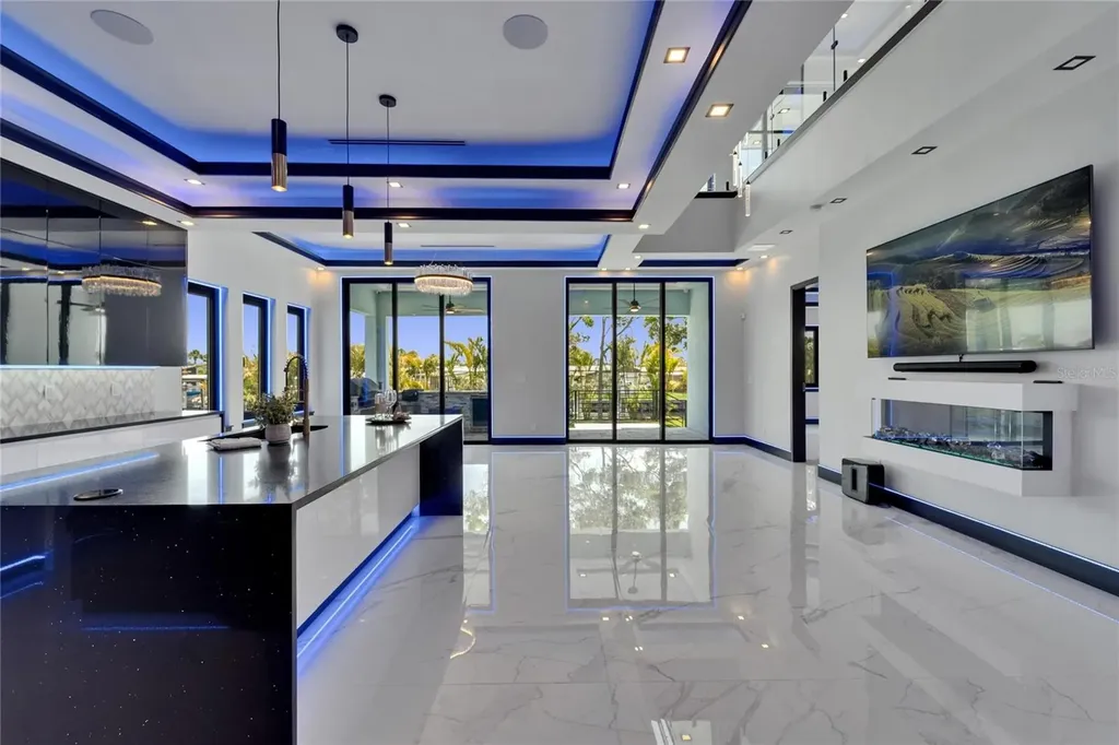 6530 Simone Shores Circle Apollo Beach FL 33572