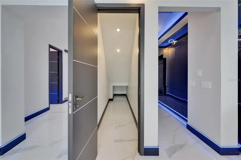 6530 Simone Shores Circle Apollo Beach FL 33572