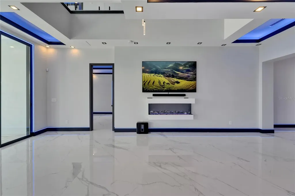 6530 Simone Shores Circle Apollo Beach FL 33572