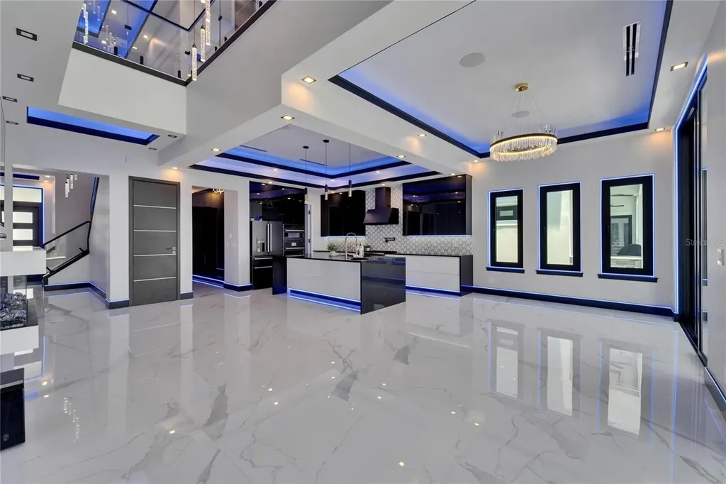 6530 Simone Shores Circle Apollo Beach FL 33572