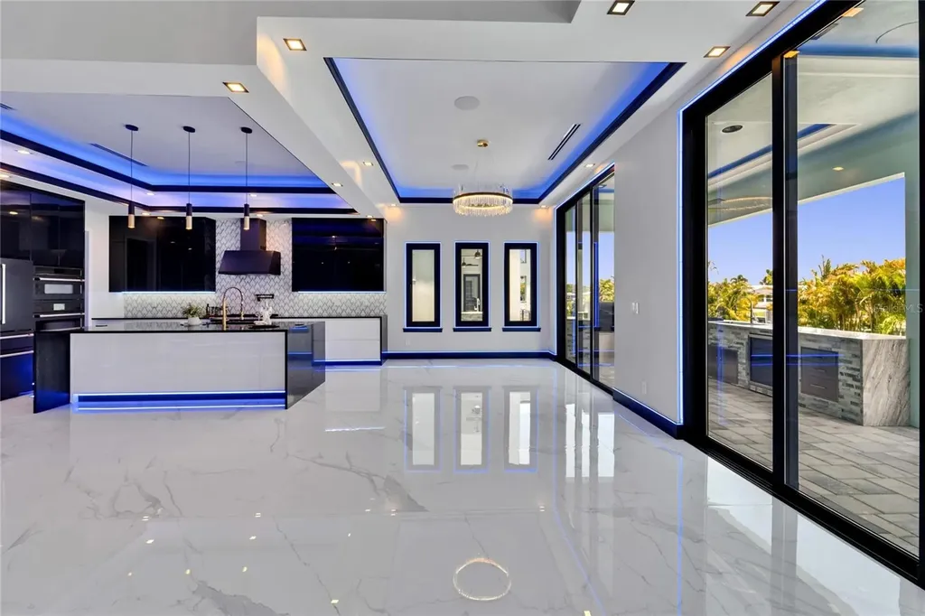 6530 Simone Shores Circle Apollo Beach FL 33572