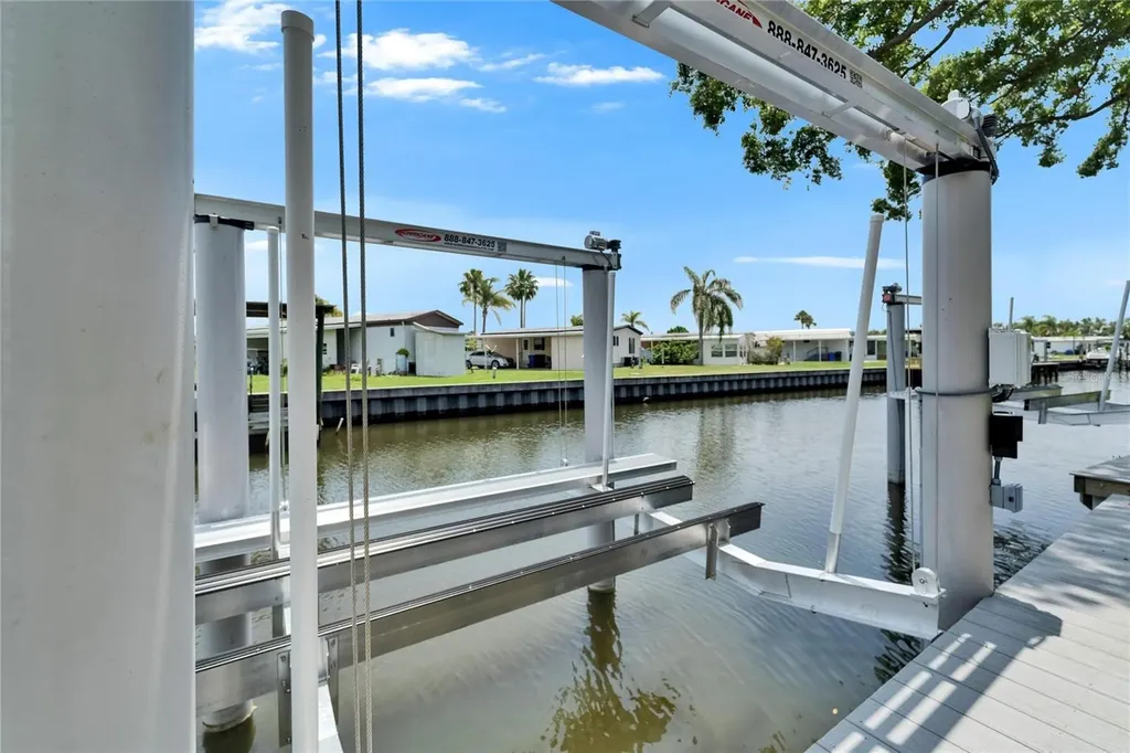 6530 Simone Shores Circle Apollo Beach FL 33572