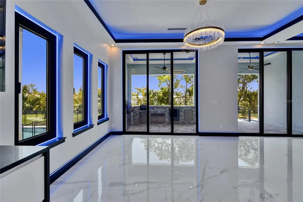 6530 Simone Shores Circle Apollo Beach FL 33572