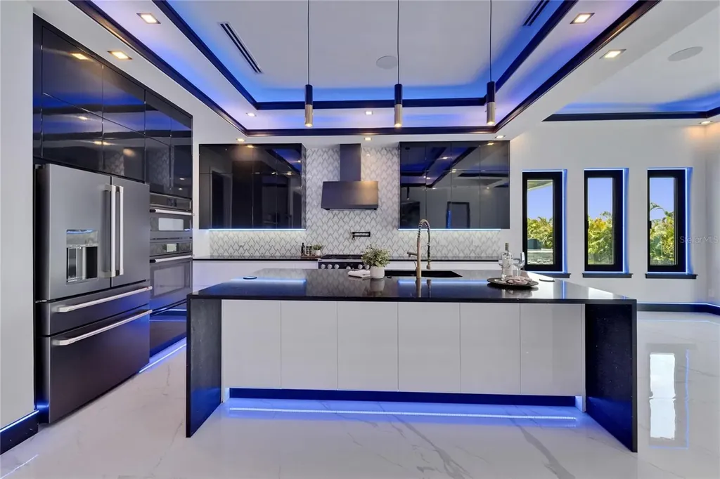 6530 Simone Shores Circle Apollo Beach FL 33572