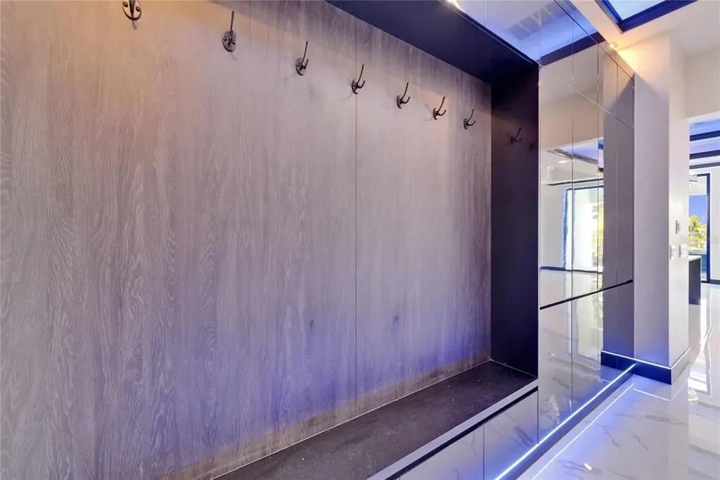 6530 Simone Shores Circle Apollo Beach FL 33572