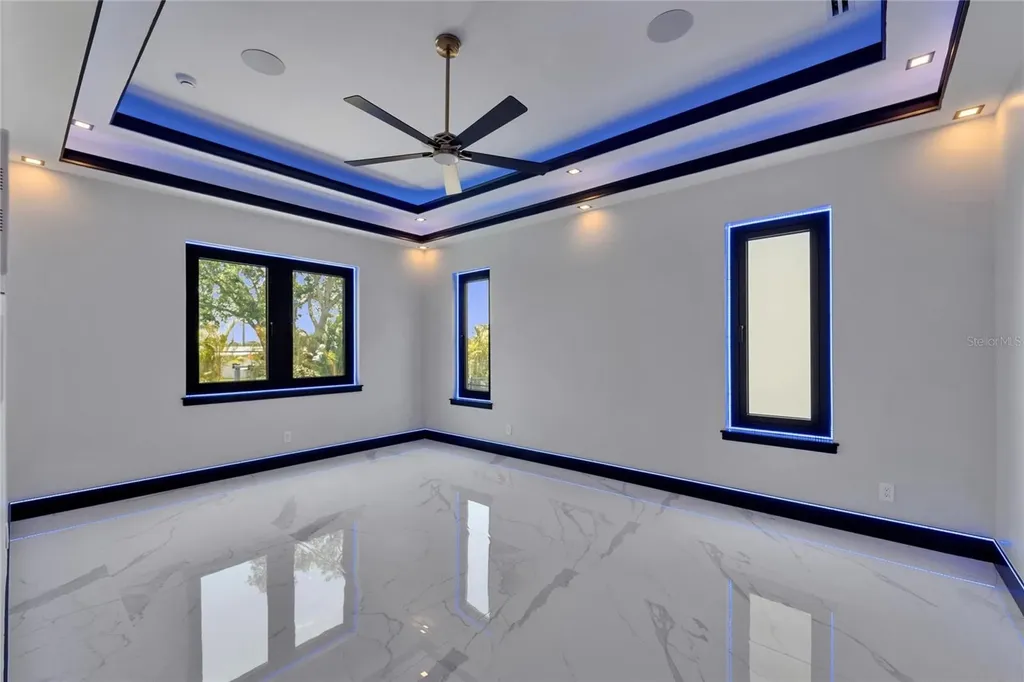 6530 Simone Shores Circle Apollo Beach FL 33572