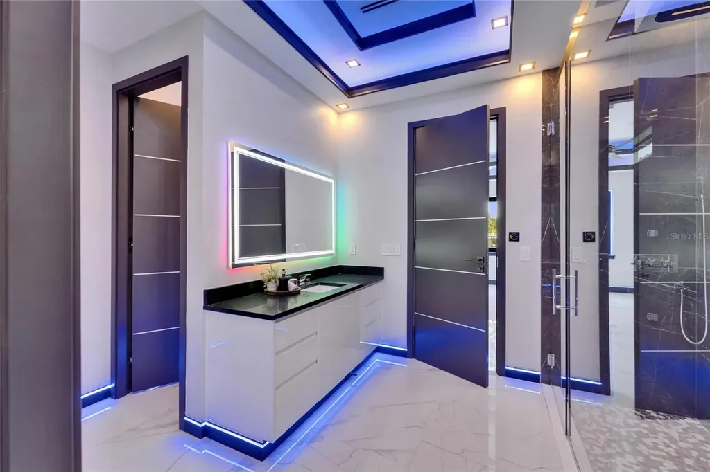 6530 Simone Shores Circle Apollo Beach FL 33572