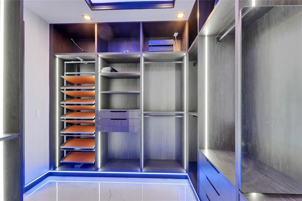 6530 Simone Shores Circle Apollo Beach FL 33572