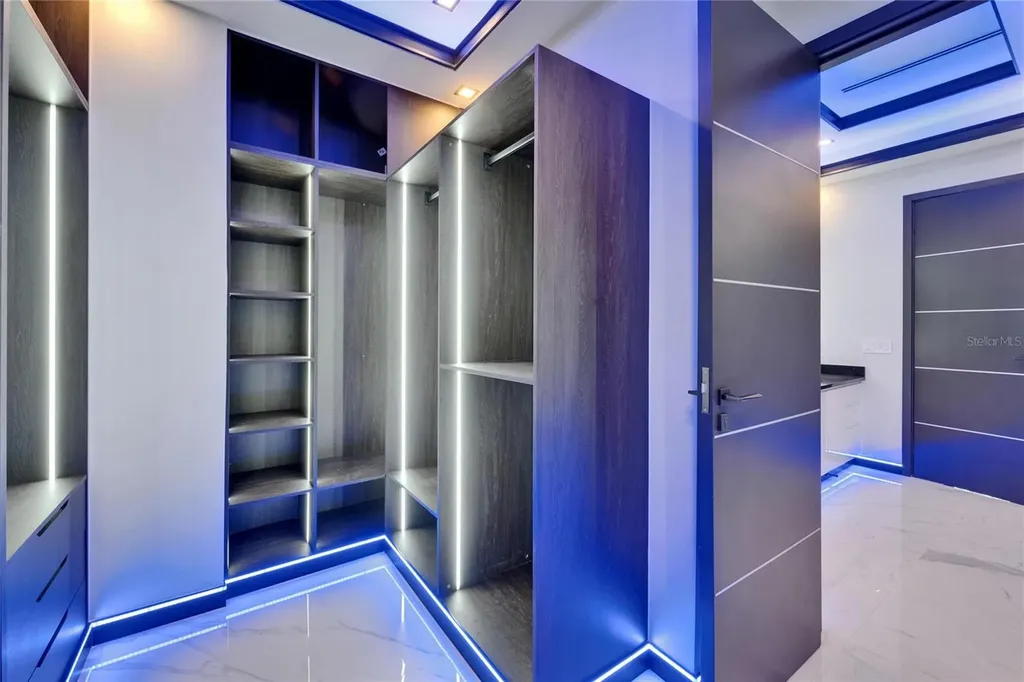 6530 Simone Shores Circle Apollo Beach FL 33572