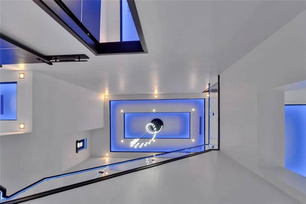 6530 Simone Shores Circle Apollo Beach FL 33572