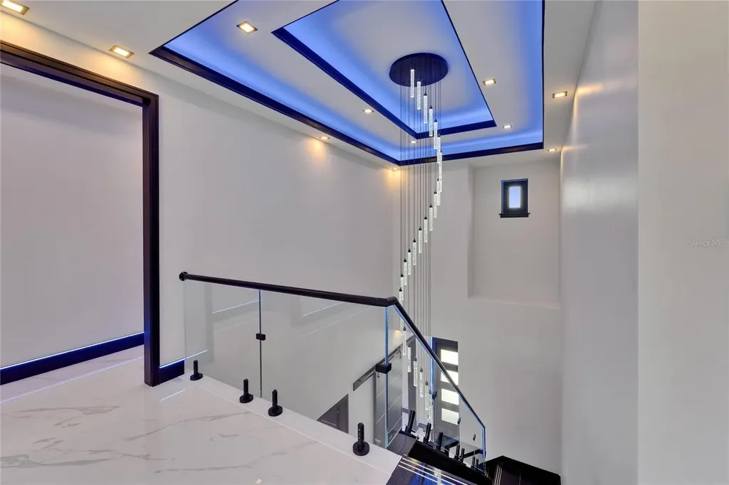 6530 Simone Shores Circle Apollo Beach FL 33572