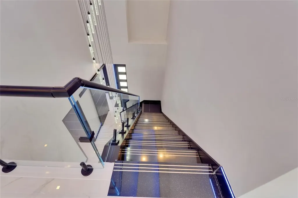 6530 Simone Shores Circle Apollo Beach FL 33572