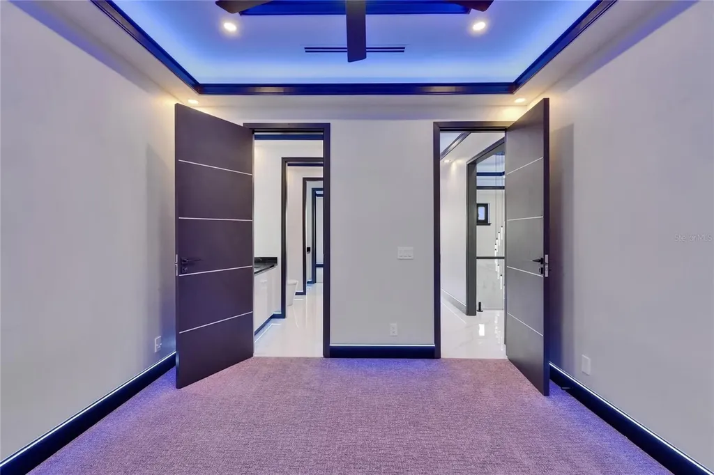 6530 Simone Shores Circle Apollo Beach FL 33572