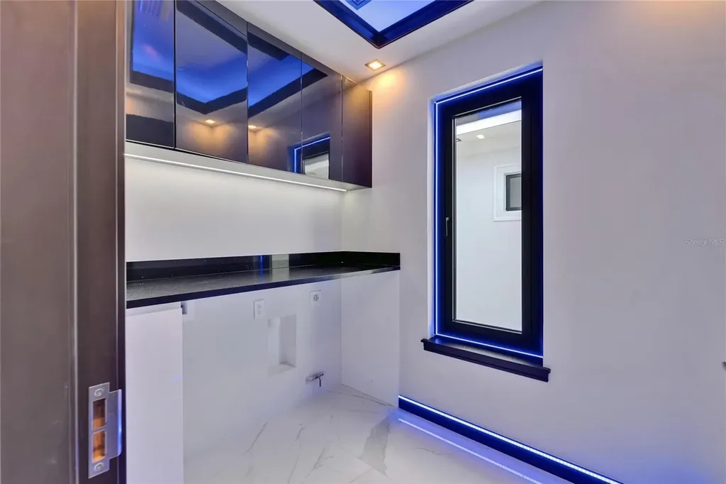 6530 Simone Shores Circle Apollo Beach FL 33572