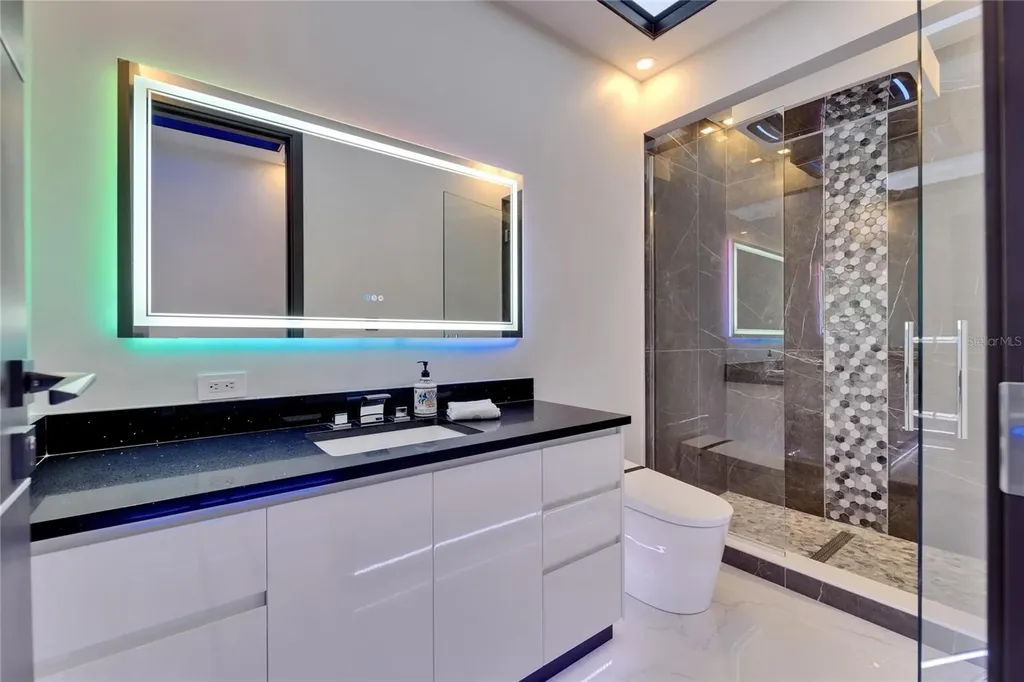 6530 Simone Shores Circle Apollo Beach FL 33572