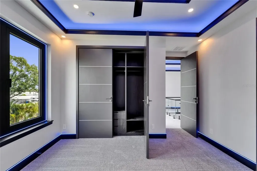 6530 Simone Shores Circle Apollo Beach FL 33572