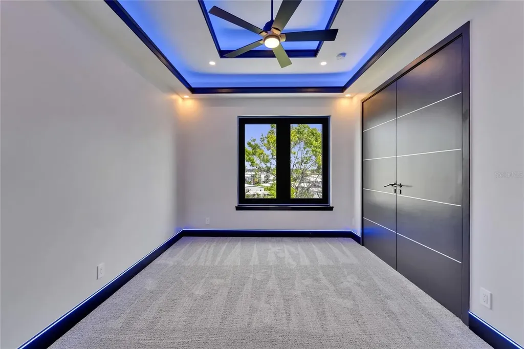 6530 Simone Shores Circle Apollo Beach FL 33572