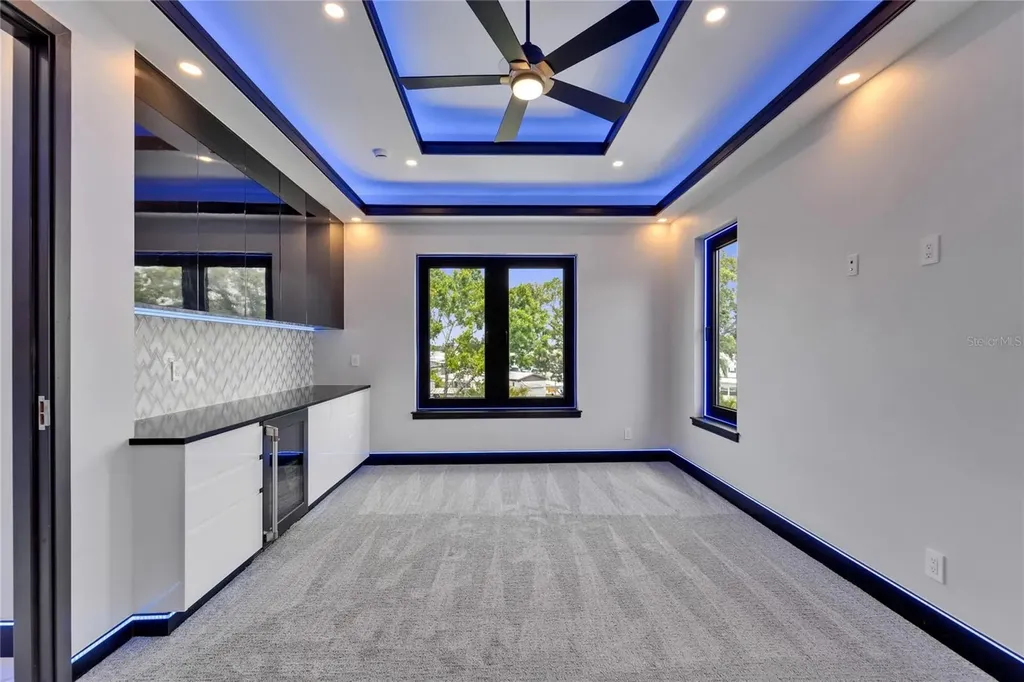 6530 Simone Shores Circle Apollo Beach FL 33572