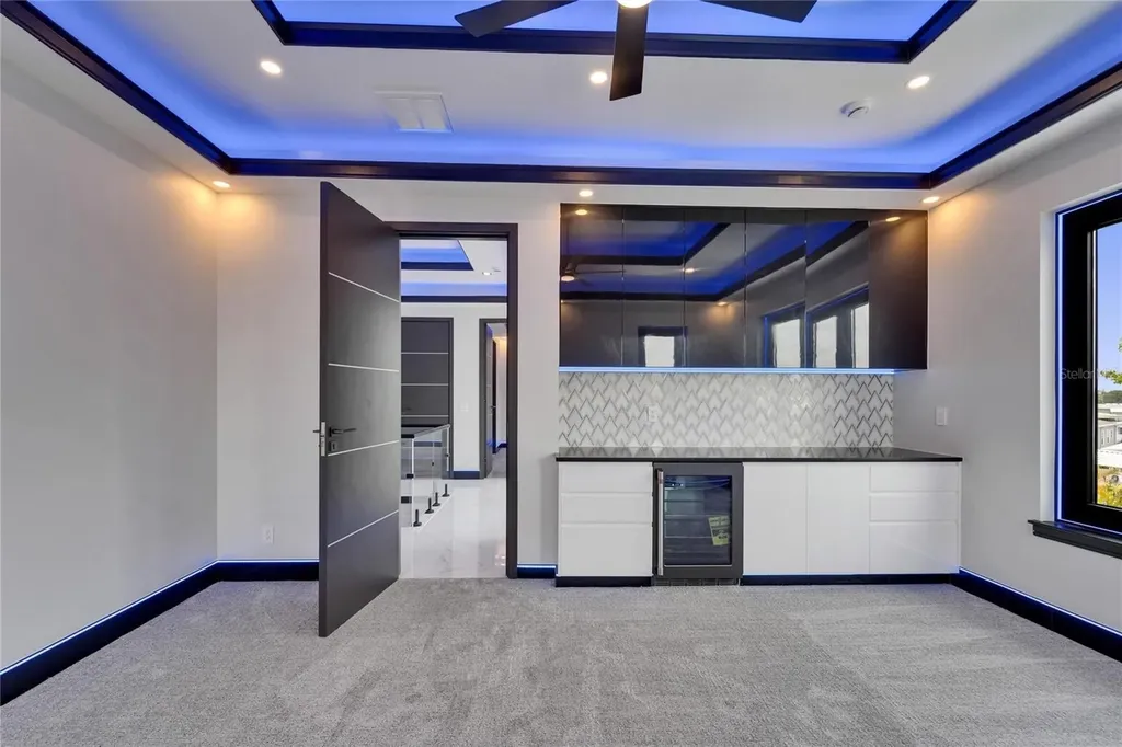 6530 Simone Shores Circle Apollo Beach FL 33572