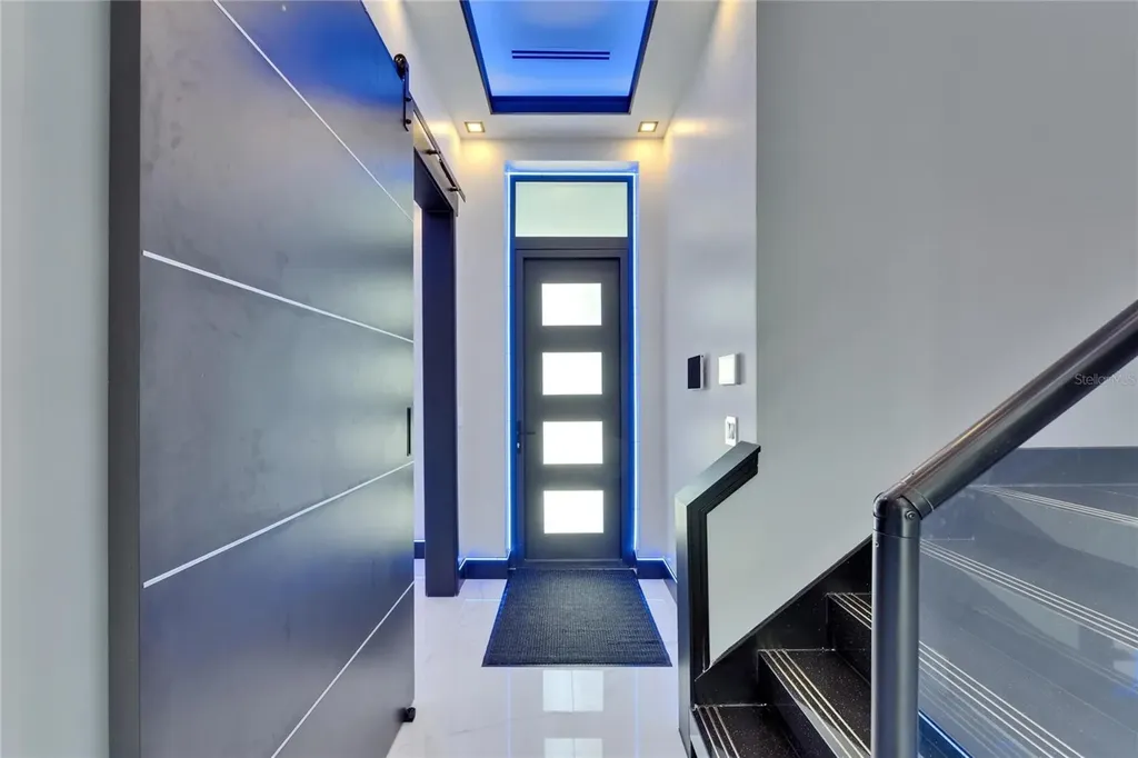 6530 Simone Shores Circle Apollo Beach FL 33572