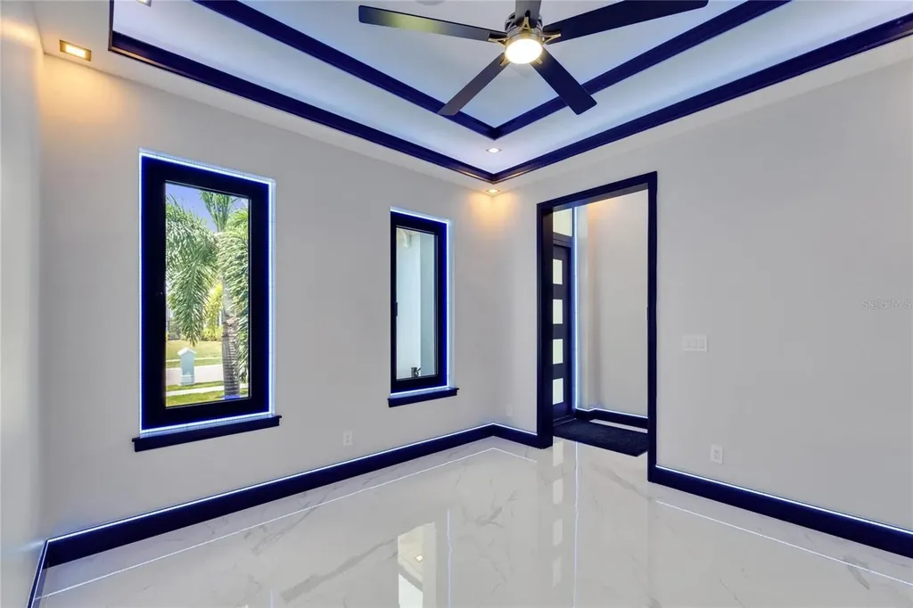 6530 Simone Shores Circle Apollo Beach FL 33572