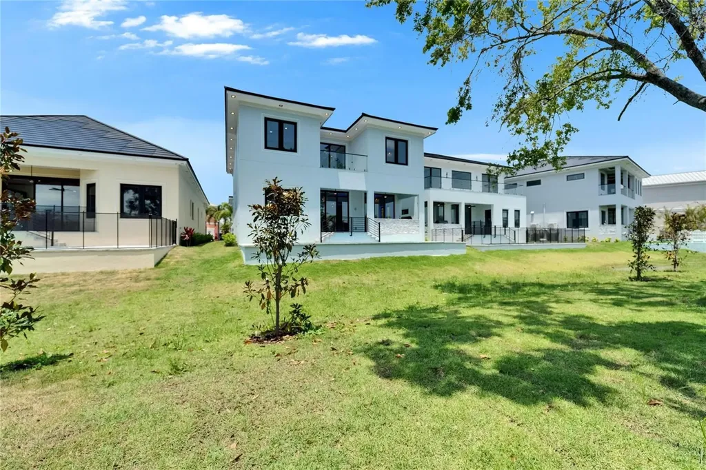 6530 Simone Shores Circle Apollo Beach FL 33572