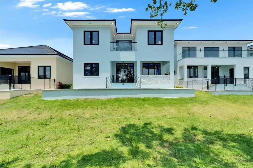 6530 Simone Shores Circle Apollo Beach FL 33572