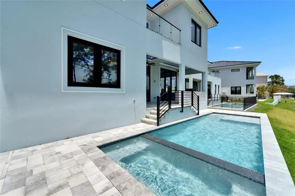 6530 Simone Shores Circle Apollo Beach FL 33572