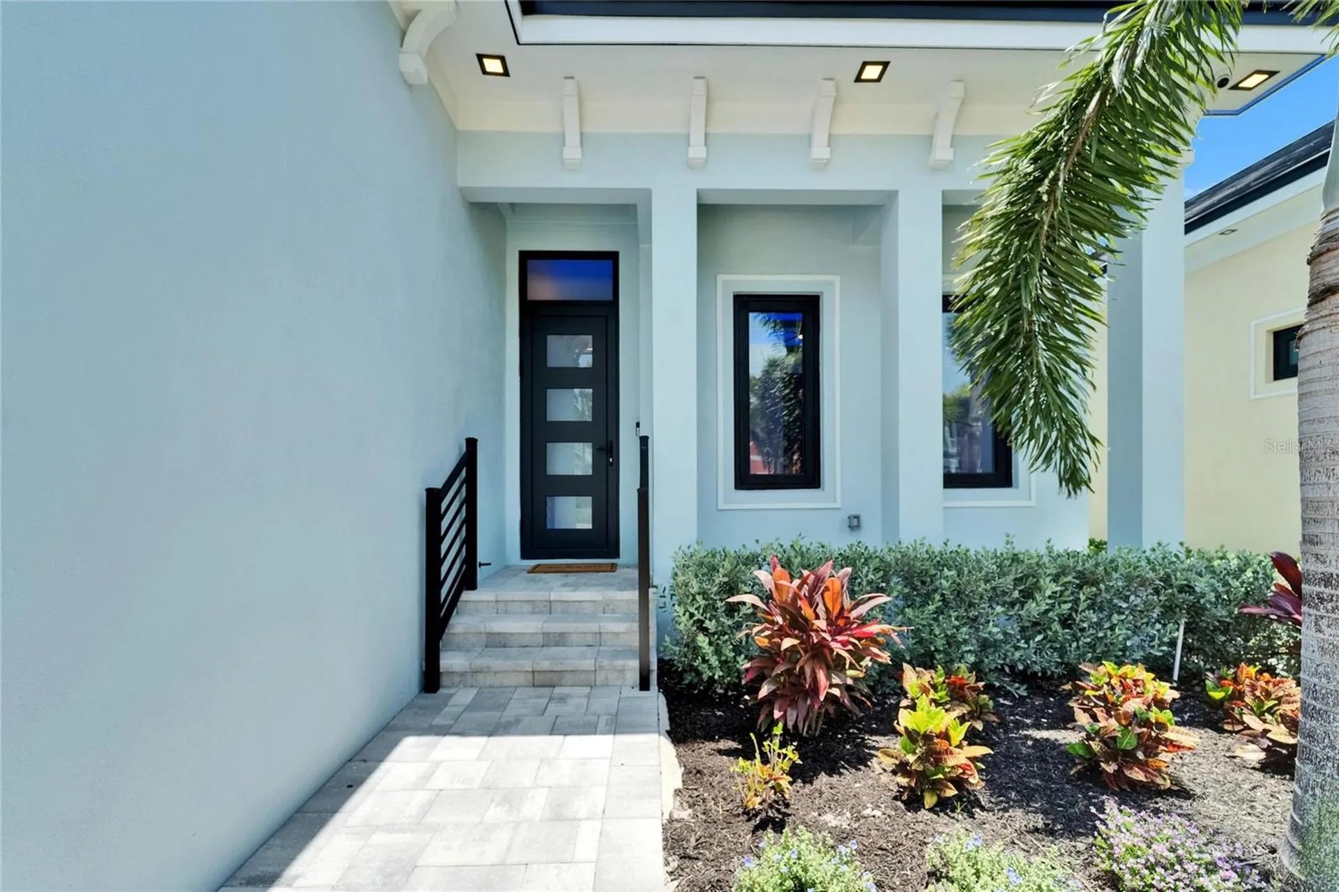 6530 Simone Shores Circle Apollo Beach FL 33572