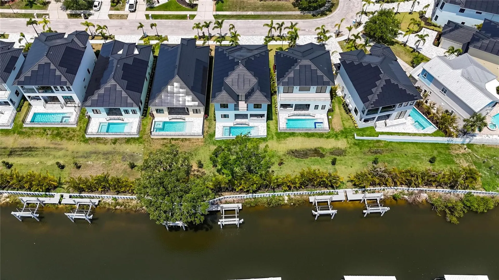 6530 Simone Shores Circle Apollo Beach FL 33572