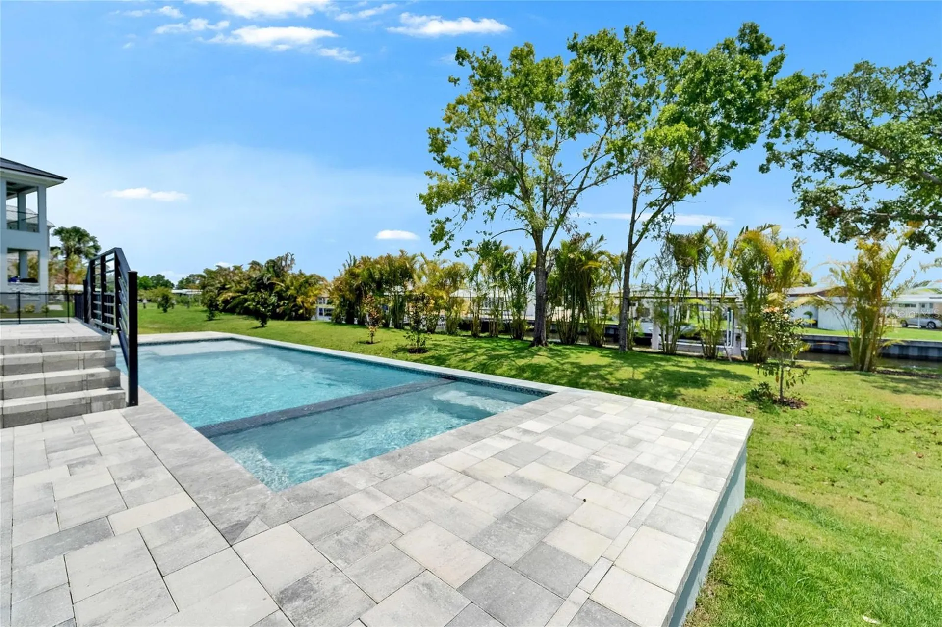 6530 Simone Shores Circle Apollo Beach FL 33572