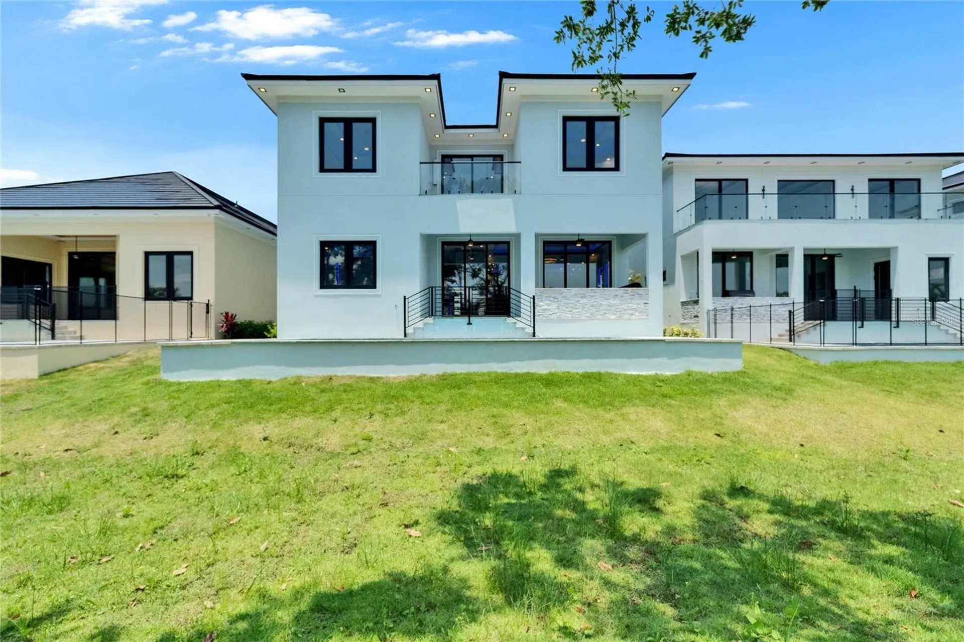 6530 Simone Shores Circle Apollo Beach FL 33572