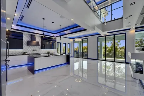 6530 Simone Shores Circle Apollo Beach FL 33572