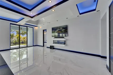 6530 Simone Shores Circle Apollo Beach FL 33572