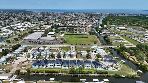 6530 Simone Shores Circle Apollo Beach FL 33572