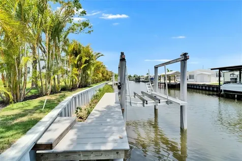 6530 Simone Shores Circle Apollo Beach FL 33572