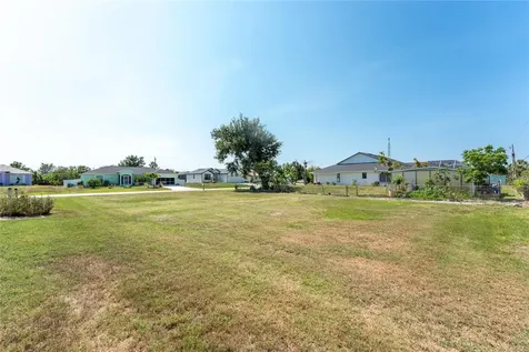 7048 Inland Street Englewood FL 34224