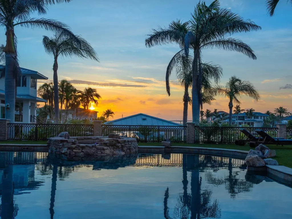 1423 & 1435 Hillview Drive Sarasota FL 34239