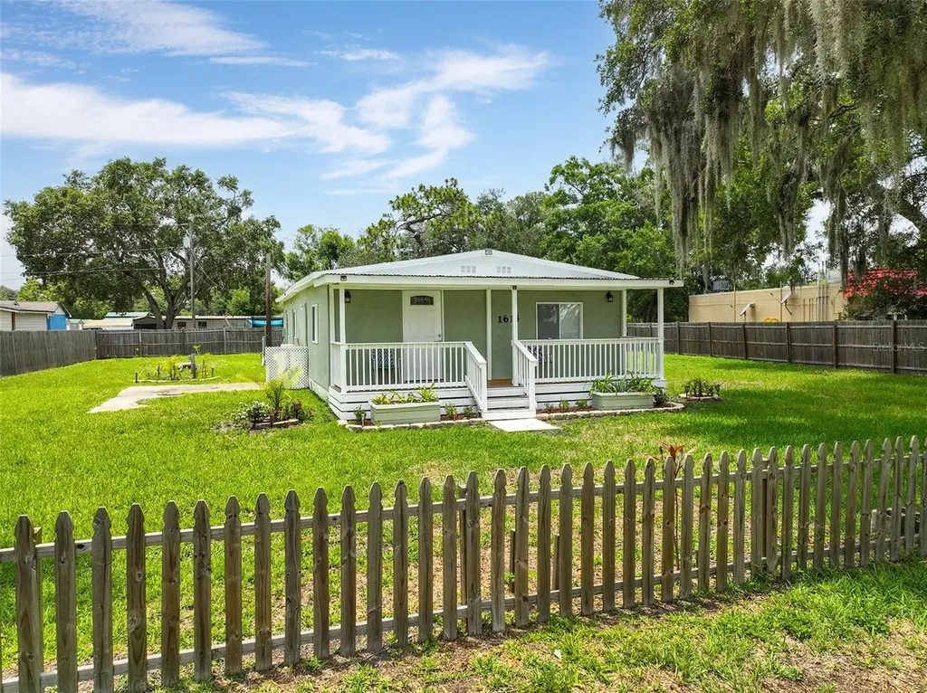1614 Shepherd Lane Intercession City FL 33848