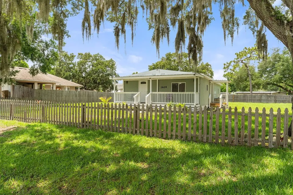 1614 Shepherd Lane Intercession City FL 33848