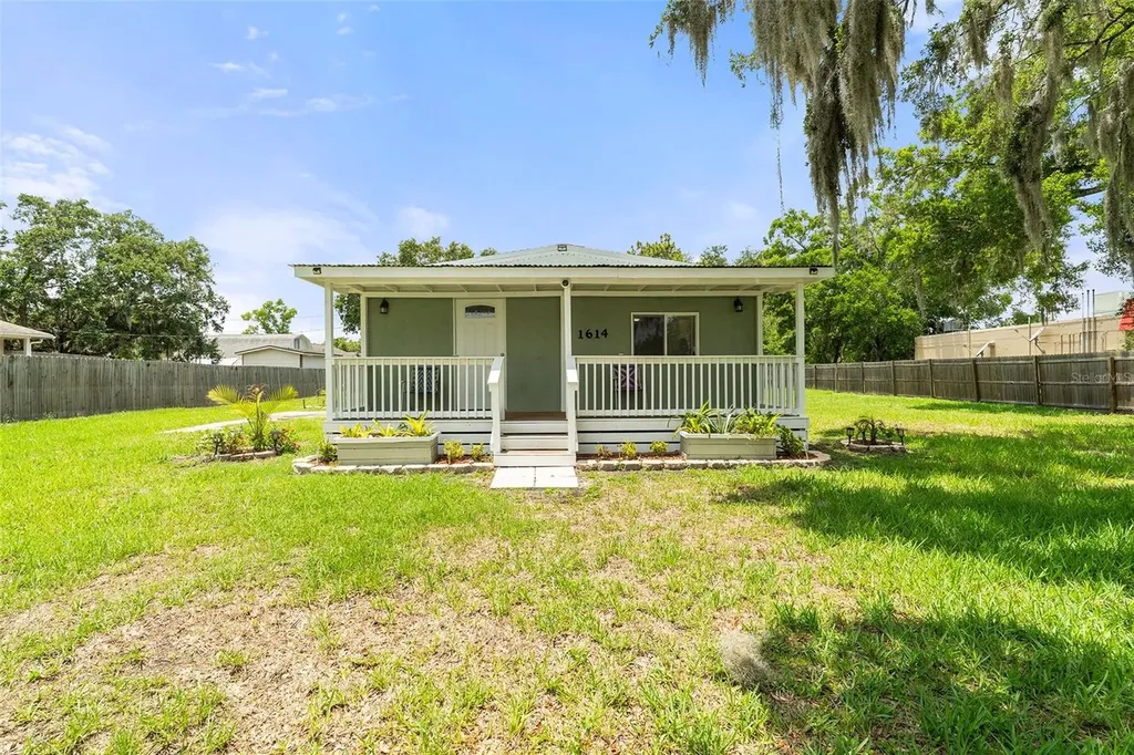 1614 Shepherd Lane Intercession City FL 33848
