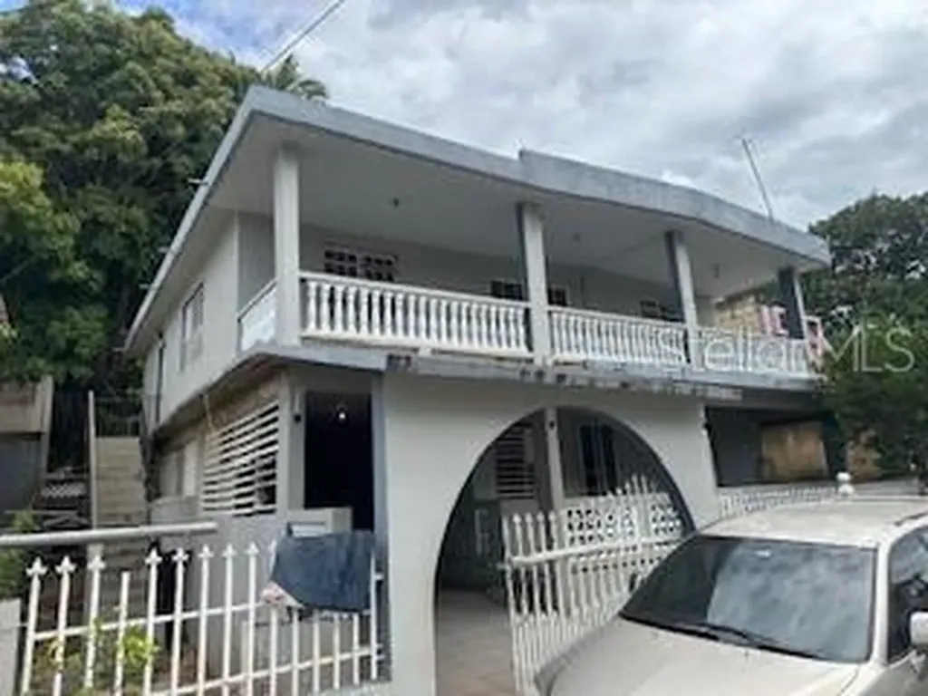 165 Calle Rey Fernando Com. Villa Colombo Vega Baja PR 00693