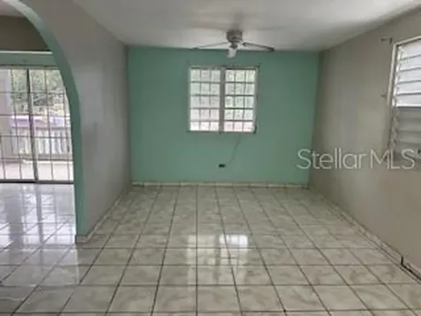 165 Calle Rey Fernando Com. Villa Colombo Vega Baja PR 00693