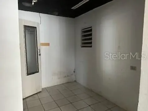 165 Calle Rey Fernando Com. Villa Colombo Vega Baja PR 00693