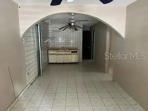 165 Calle Rey Fernando Com. Villa Colombo Vega Baja PR 00693
