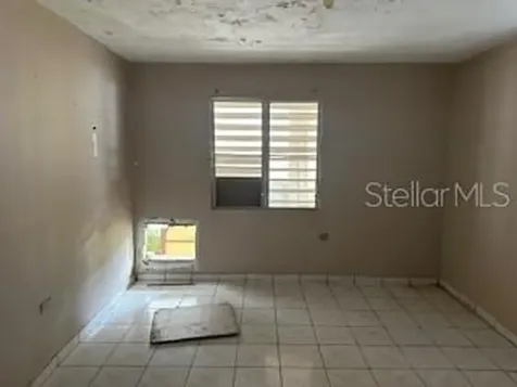 165 Calle Rey Fernando Com. Villa Colombo Vega Baja PR 00693