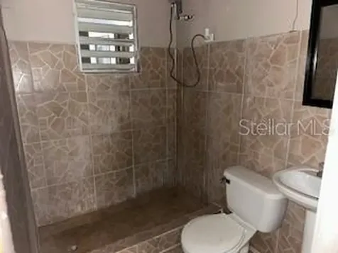 165 Calle Rey Fernando Com. Villa Colombo Vega Baja PR 00693